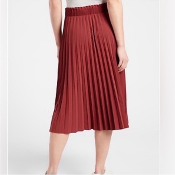 Athleta Red Pleated Midi Skirt - Picture 2 of 6
